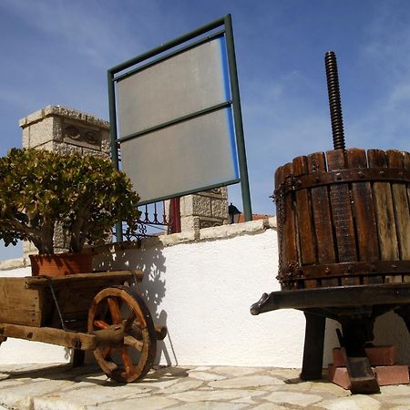 Xenonas Chrisso Hotel Delphi ภายนอก รูปภาพ