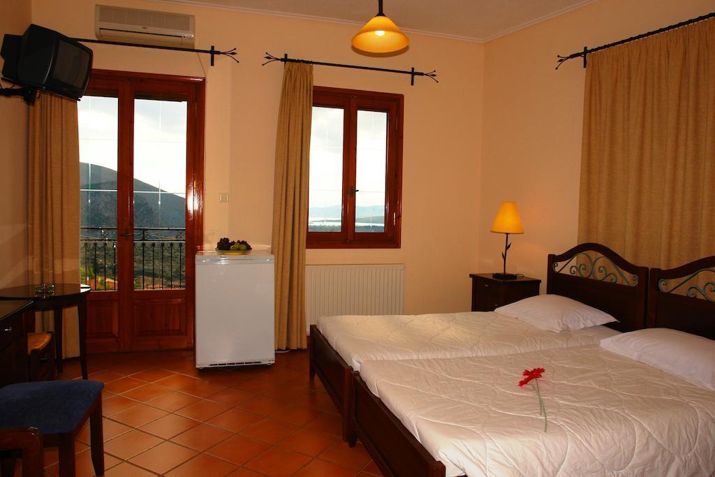 Xenonas Chrisso Hotel Delphi ห้อง รูปภาพ