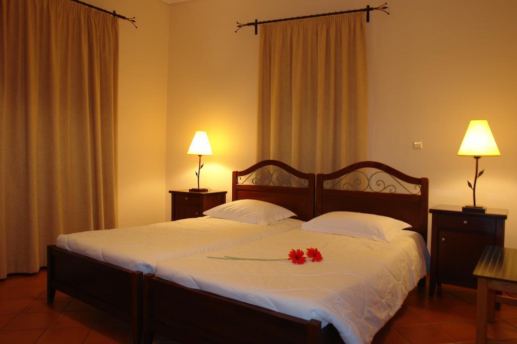 Xenonas Chrisso Hotel Delphi ภายนอก รูปภาพ