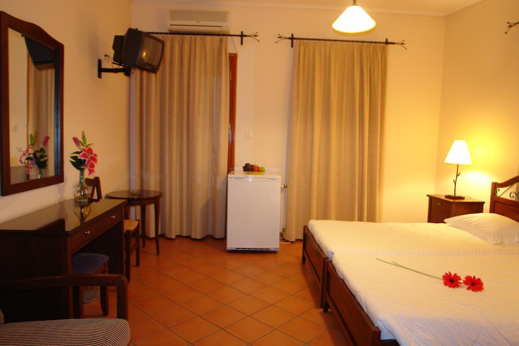 Xenonas Chrisso Hotel Delphi ห้อง รูปภาพ