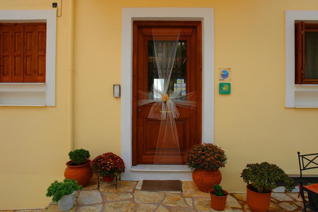Xenonas Chrisso Hotel Delphi ภายนอก รูปภาพ