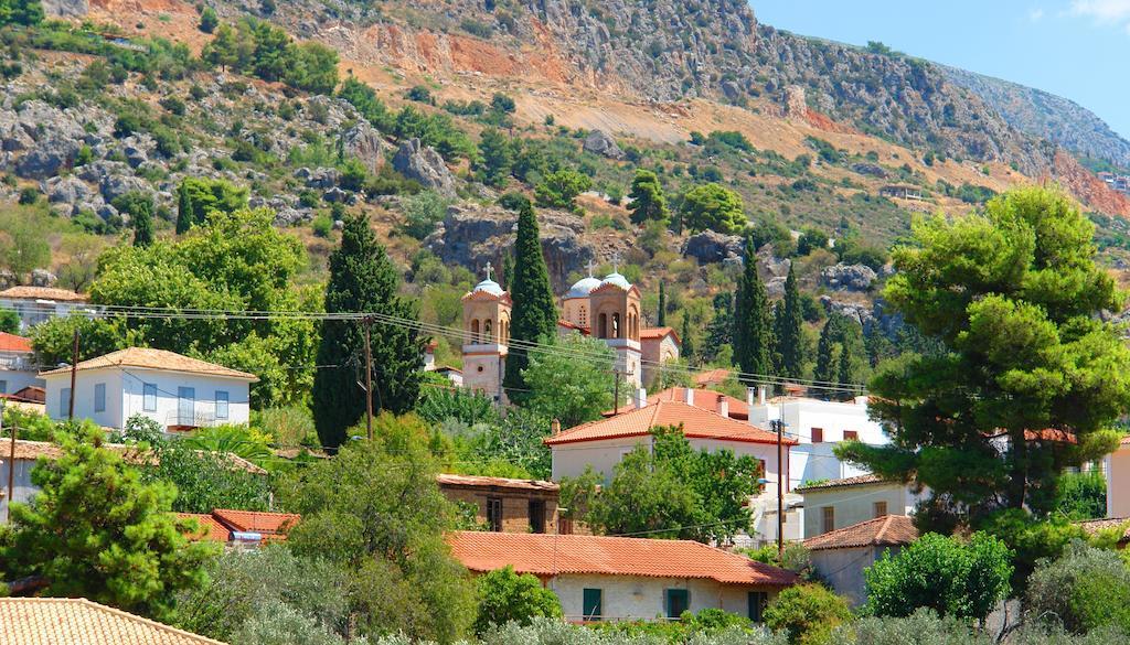Xenonas Chrisso Hotel Delphi ภายนอก รูปภาพ