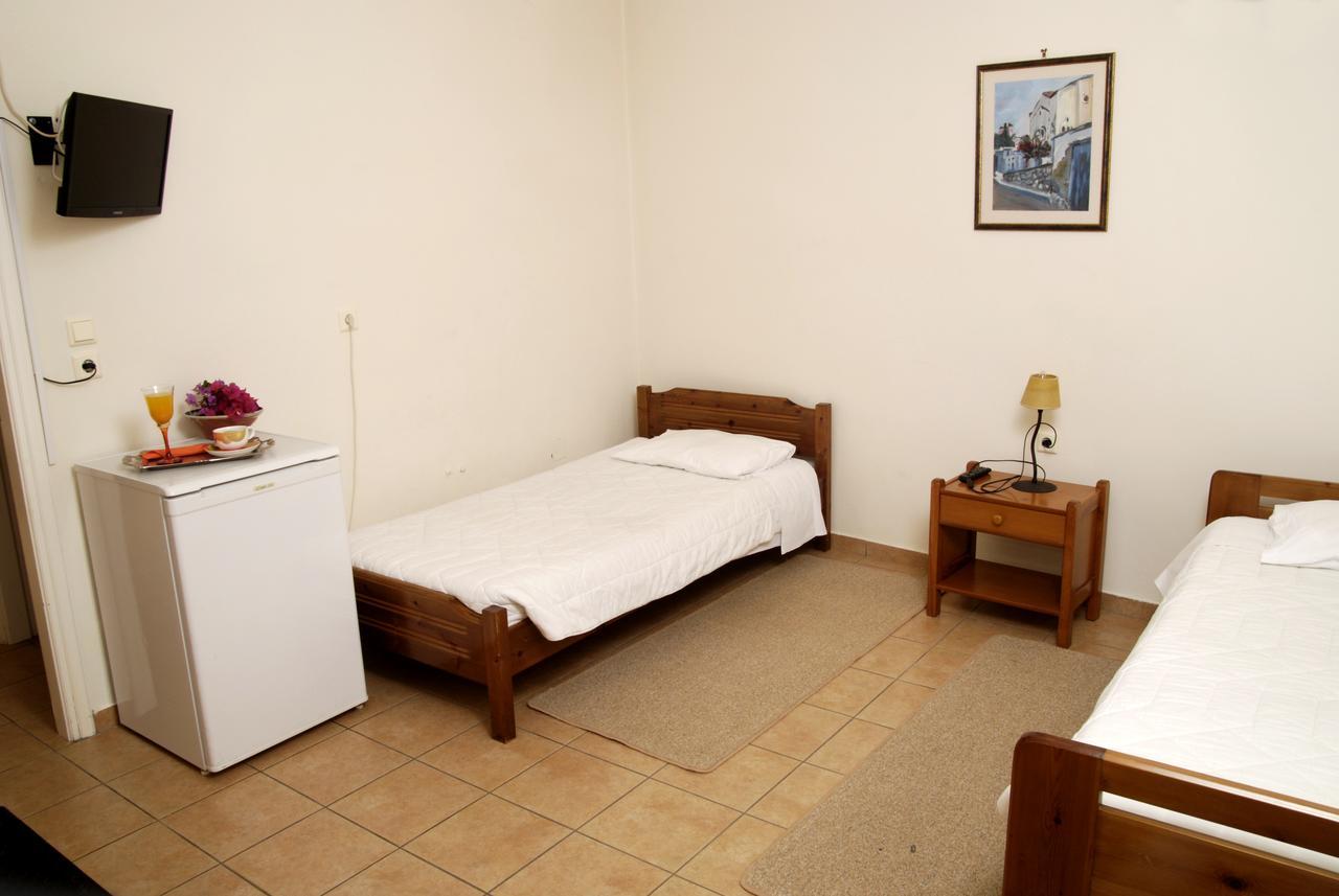Xenonas Chrisso Hotel Delphi ภายนอก รูปภาพ