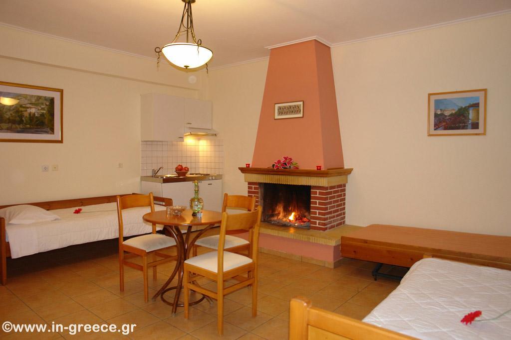 Xenonas Chrisso Hotel Delphi ภายนอก รูปภาพ