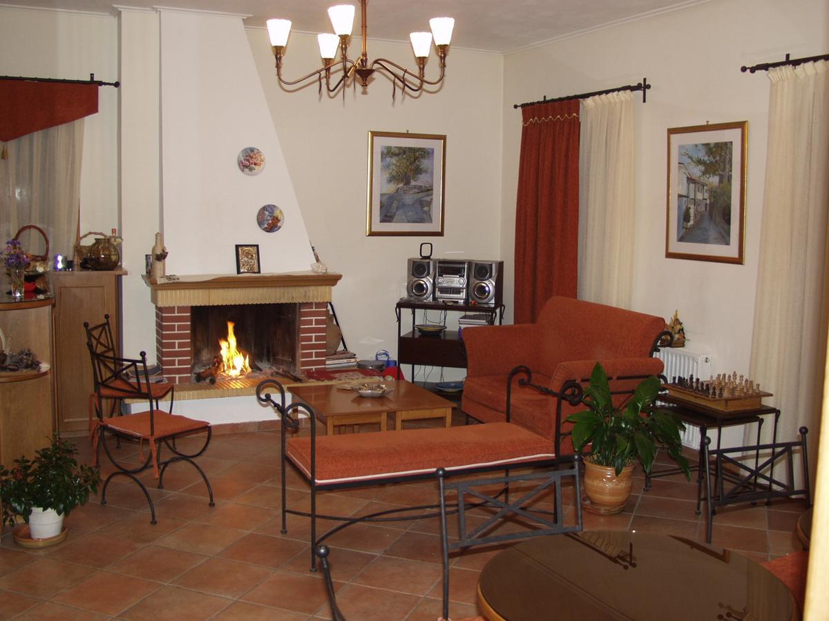 Xenonas Chrisso Hotel Delphi ภายนอก รูปภาพ